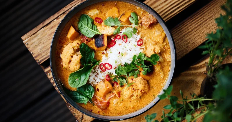 Conservation, batch cooking et réchauffage : le curry du lendemain